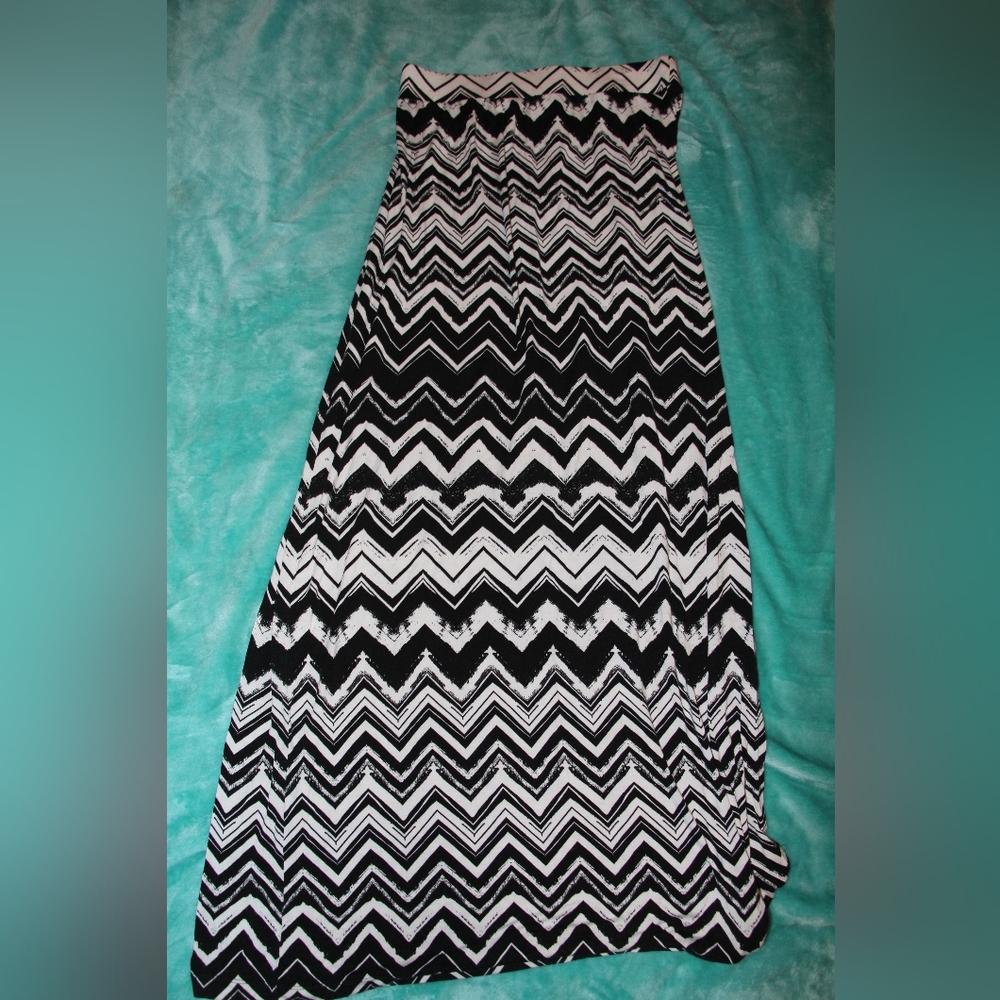 Black and White Chevron Maxi Skirt